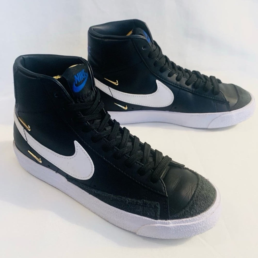 Nike Blazer Mid ‘77 ‘Sisterhood Sneakers